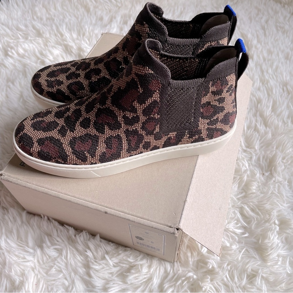 New in Box Rothy’s Wildcat Chelsea Boot 8